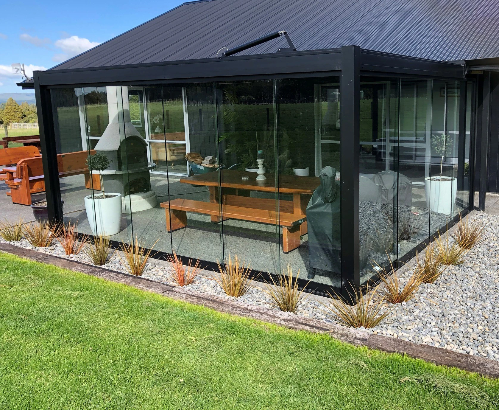 Bask Louvre Glaslide side shot Carterton 2020